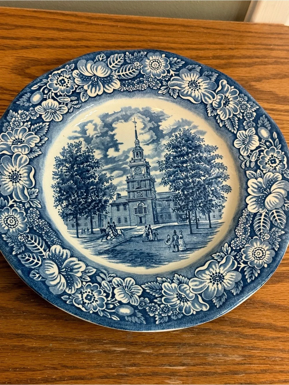 2 Liberty Blue Historic Colonial Scenes Independence Hall 9.75” Dinner Plates